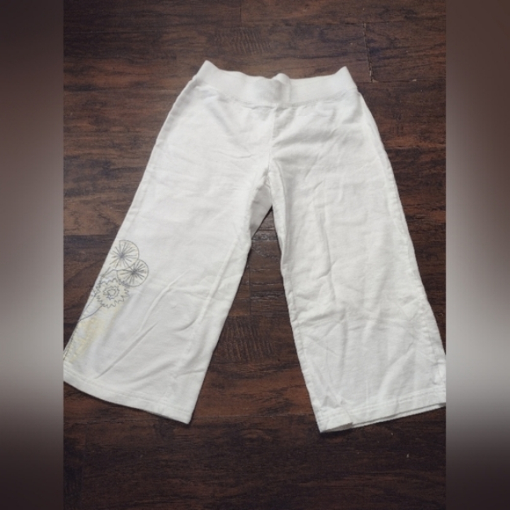 White High-Waisted Capris with Wide-Leg Design Size Junior S.